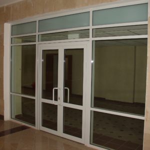 Противопожарная дверь с остеклением более 25 процентов / серия FRM7451